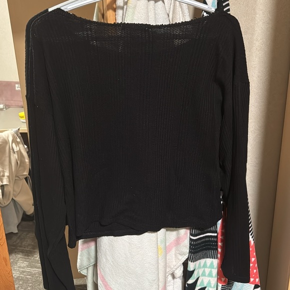 black cropped sweater - Picture 3 of 3